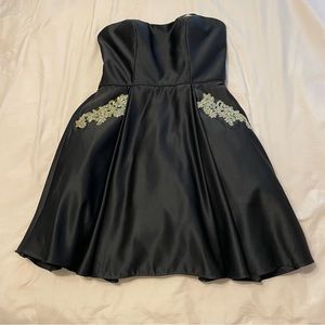 Blondie Nites by Stacy Sklar , size 7 Strapless black formal dress